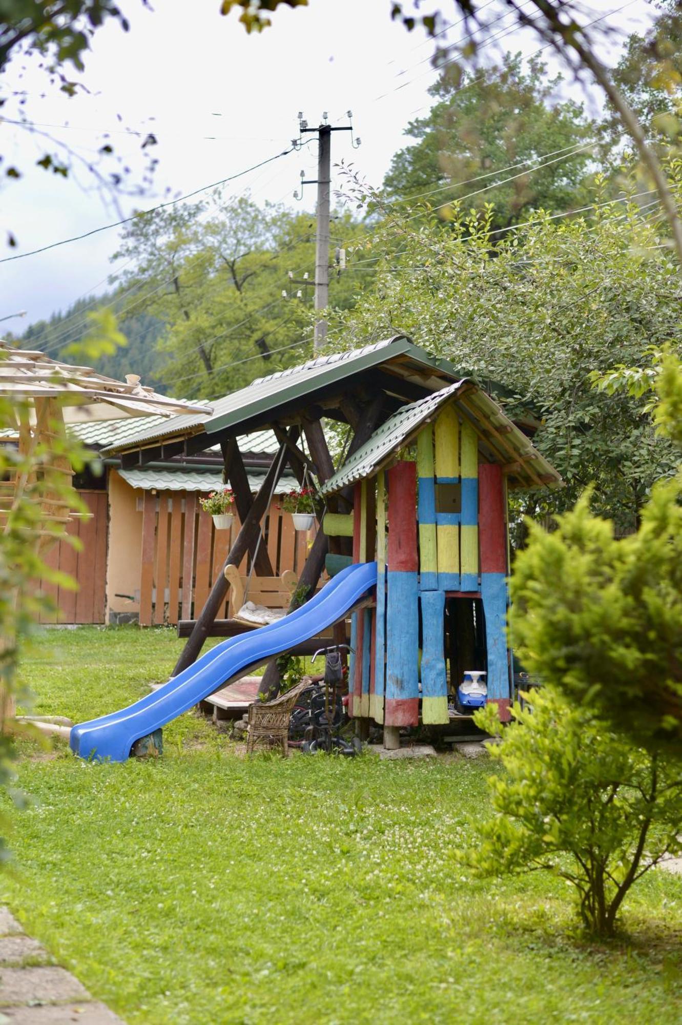 Садиба Between Mountains Mizhhirya  Ngoại thất bức ảnh